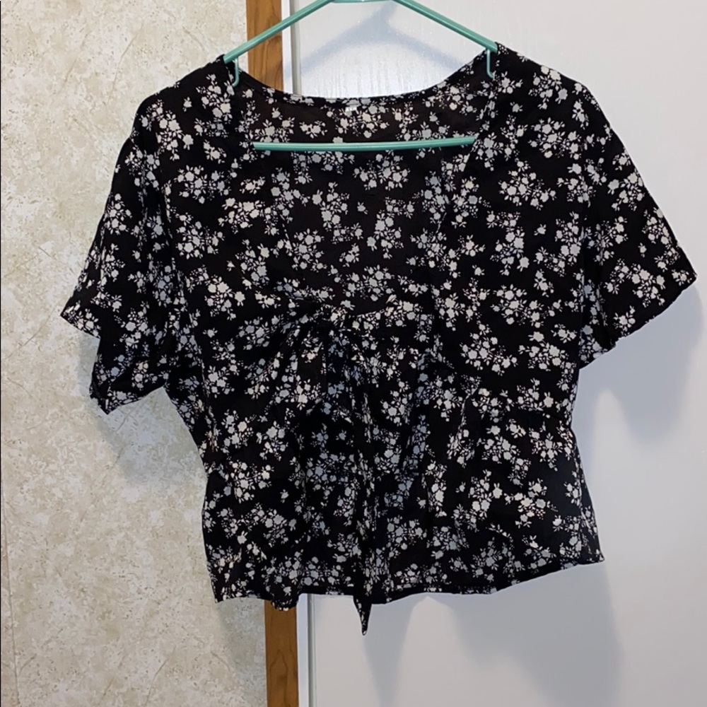 Black and White floral front tie shirt
